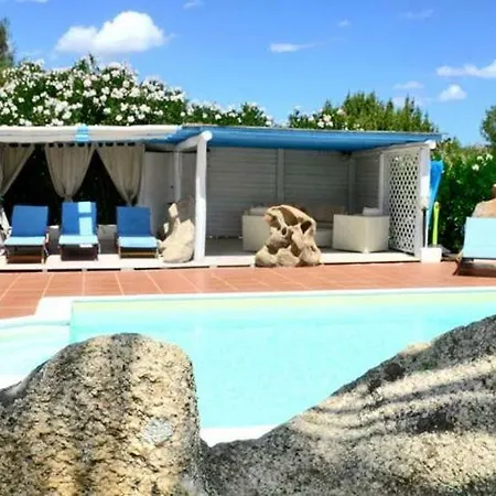 Sleeps 6 Pool Air Con Wifi *