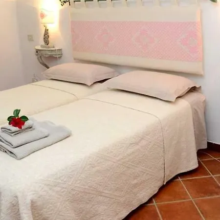 Sleeps 6 Pool Air Con Wifi * Arzachena